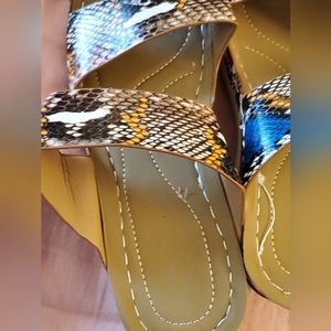 Brand new women's Aztec print wedge slides